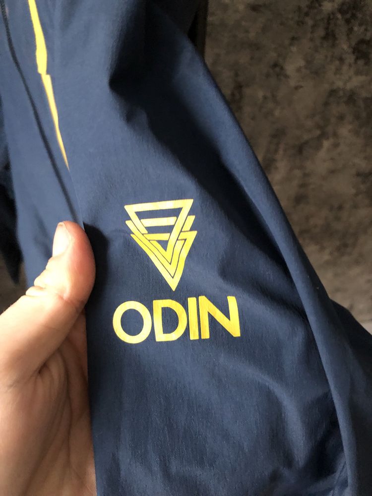 Гірськолижна куртка Helly Hansen Odin