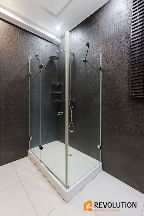 БЕЗ %! Оренда 2-поверхового будинку з басейном і генератором