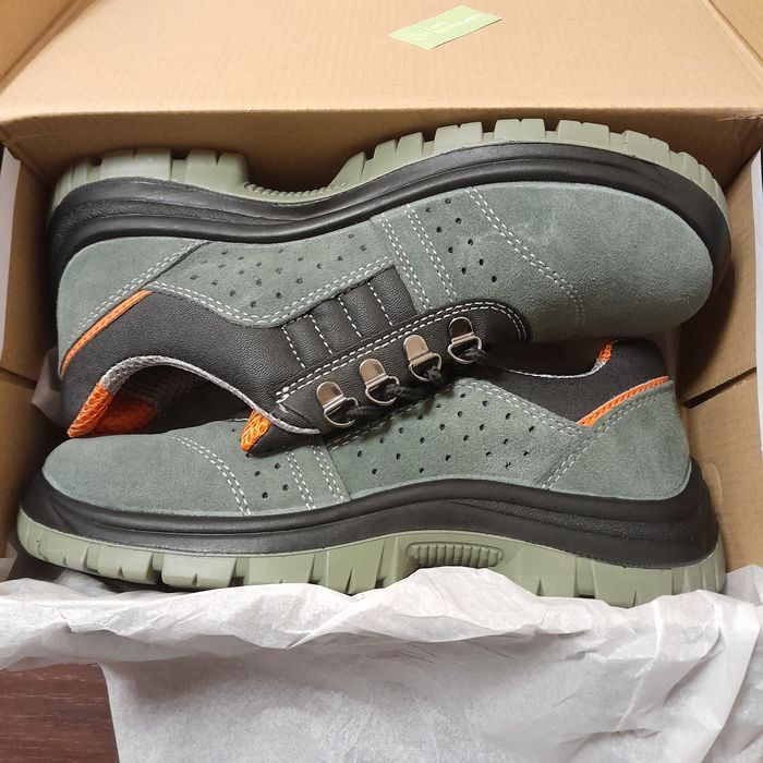 Новые рабочие ботинки