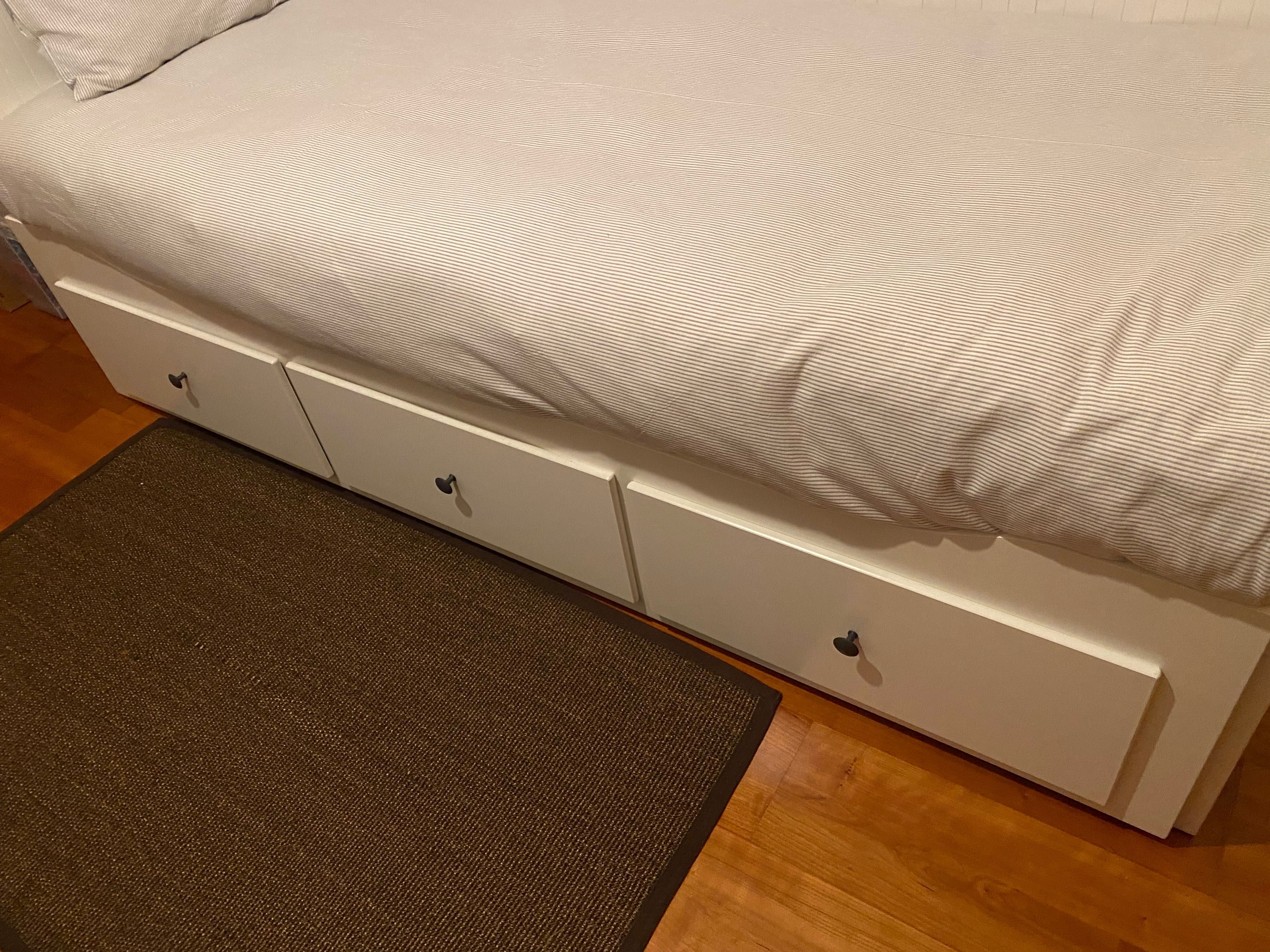 Cama/Sofa Ikea Hemnes