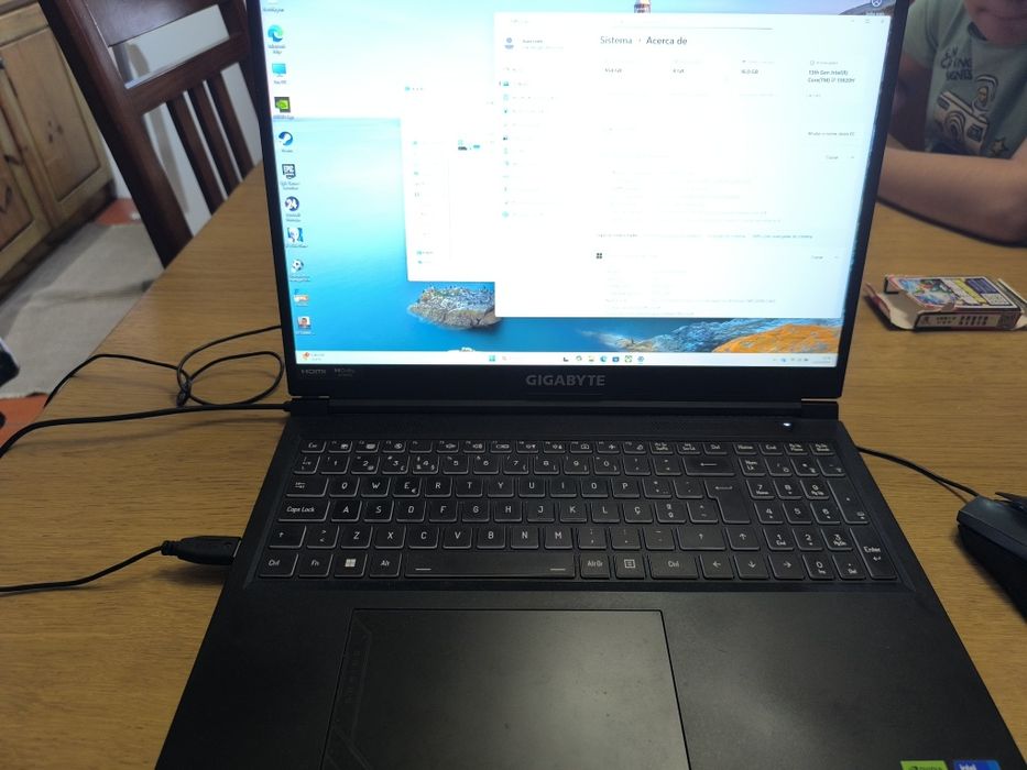 Portátil Gigabyte 16"G6