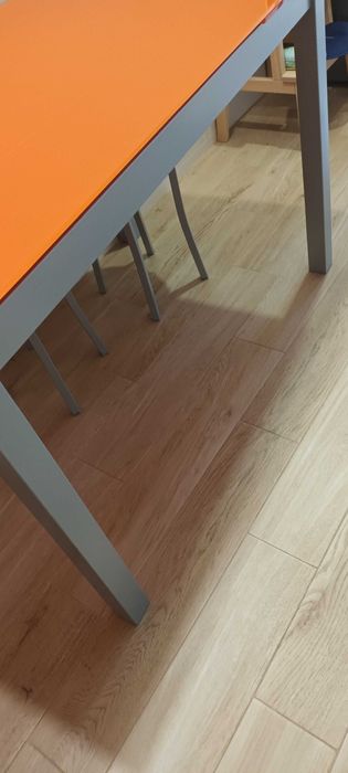 Mesa de Cozinha Extensível/tampo de vidro-inclui 2 Cadeiras + 2 bancos