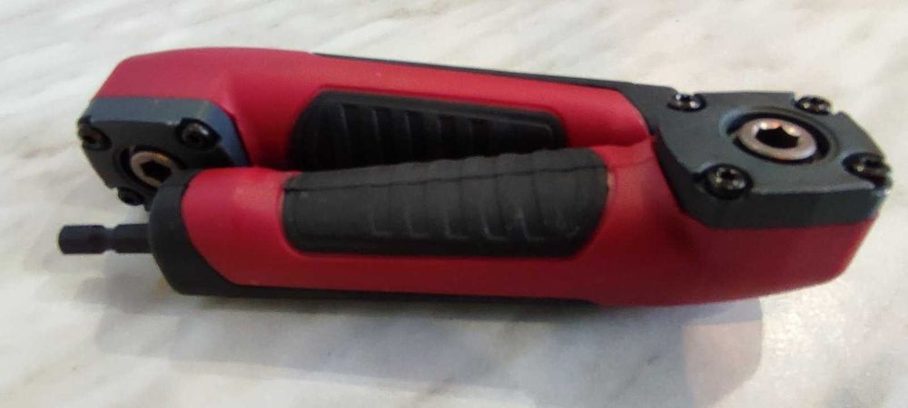 Угловой редуктор адаптер для шуруповерта.