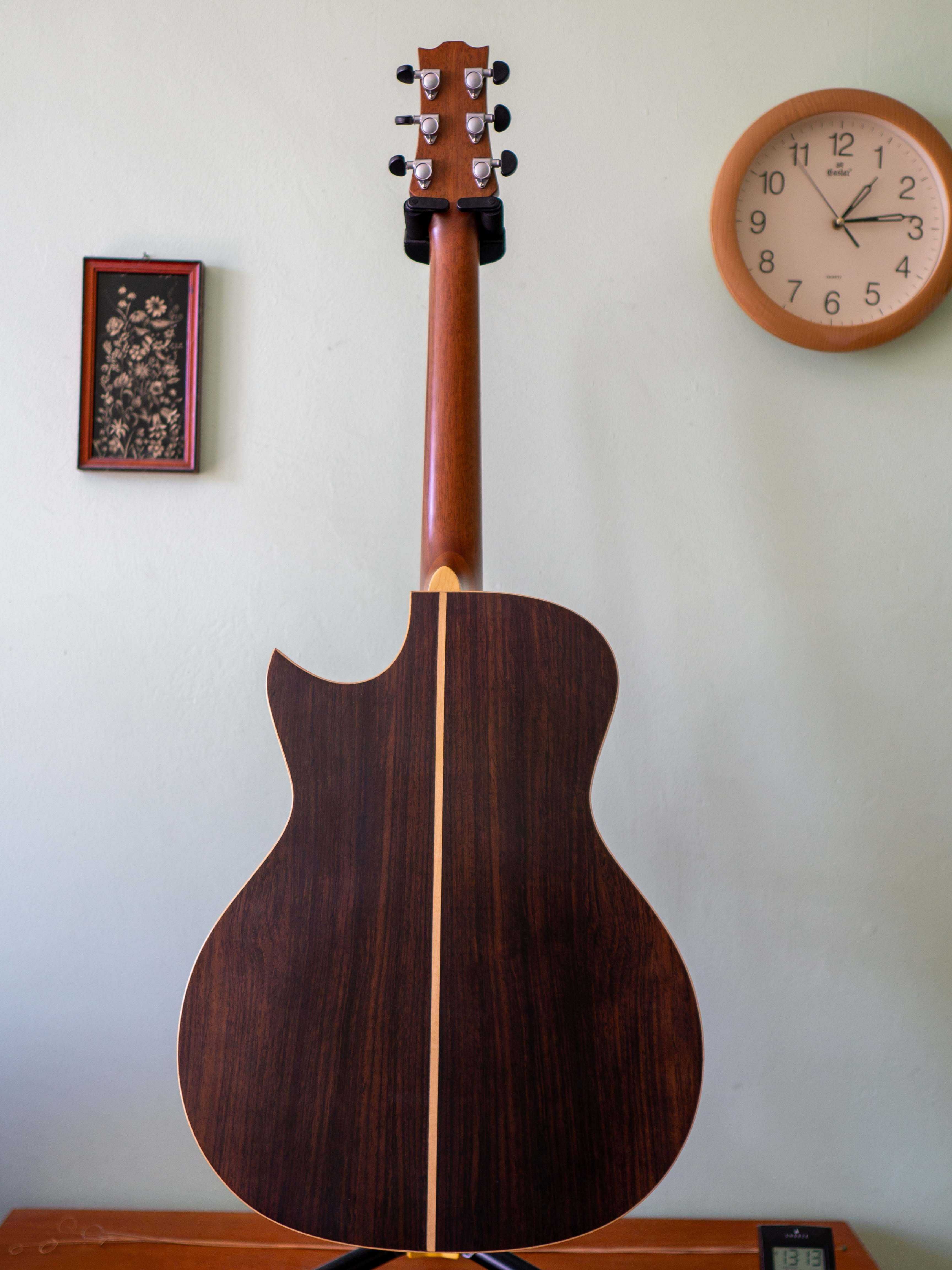 Gitara elektroakustyczna (szersza) Baton Rouge ECLAT / 46mm gryf