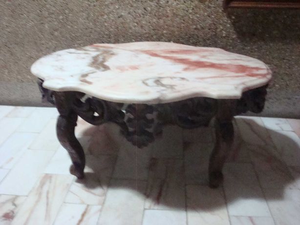 mesa de centro com pedra marmore