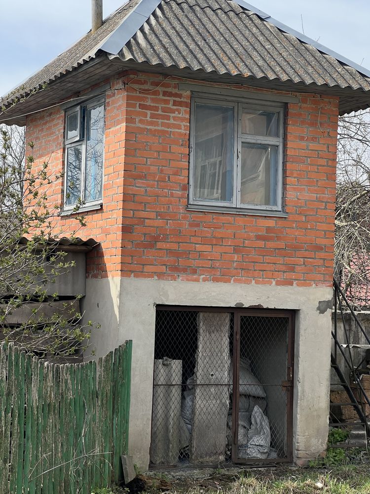 Продається комплекс приміщень в селі Бугрин