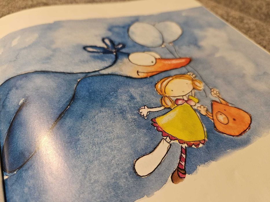 Livro “História de Muitas Cores” Rosa Lobato de Faria 7-10 anos