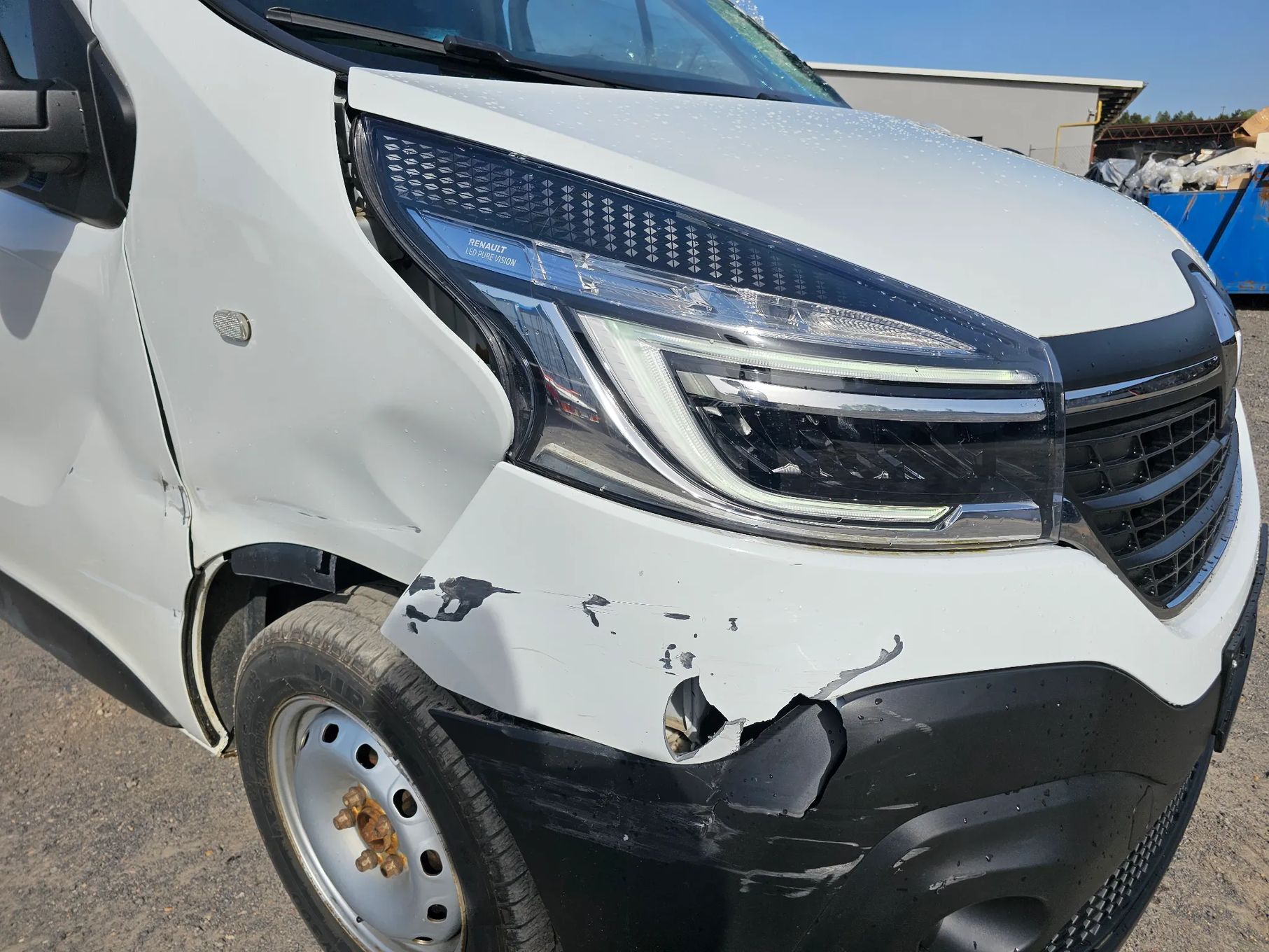 Renault Trafic 9osob, faktura, uszkodzony