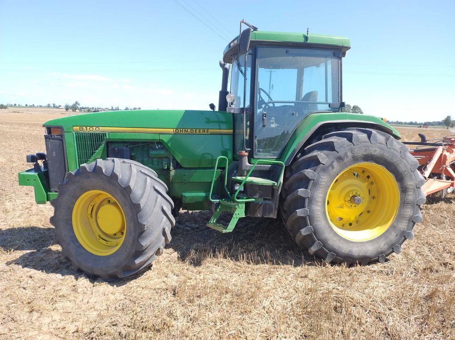 Sprzedam  ciągnik john deere 8100
