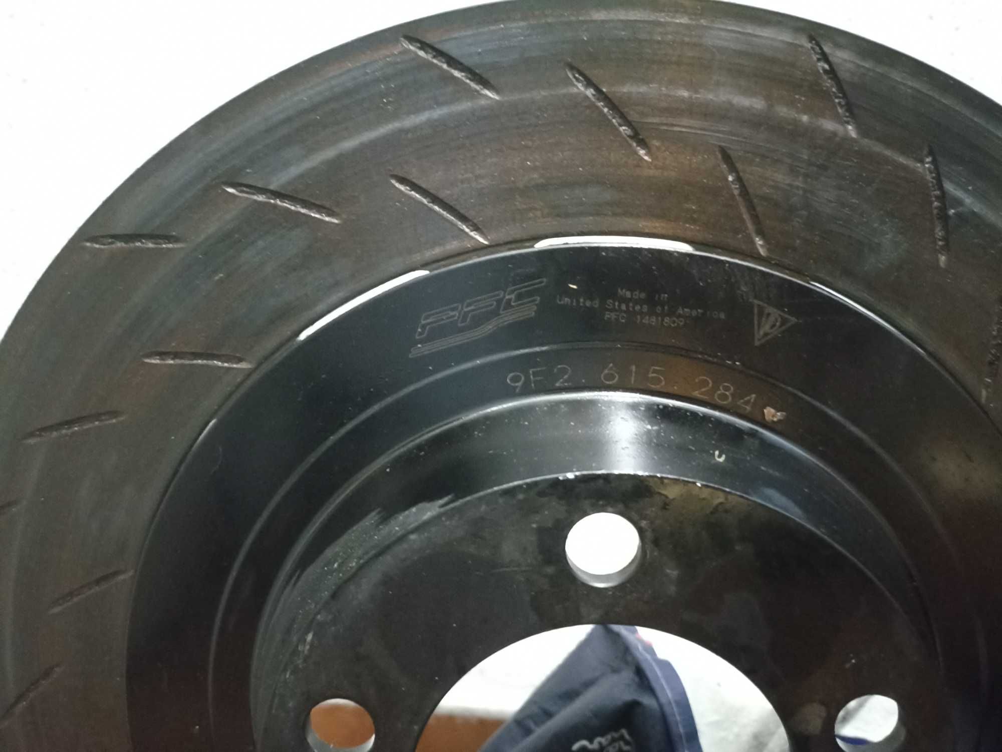 discos cerâmica montados em Ferrari 488 EVO