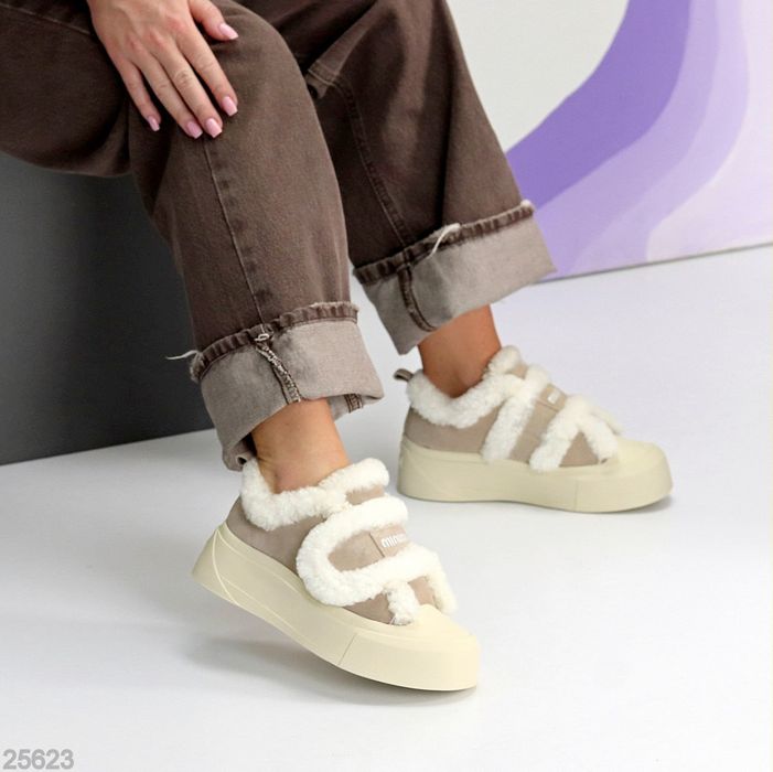 Жіночі шкіряні зимові черевики автоледі в кольорах