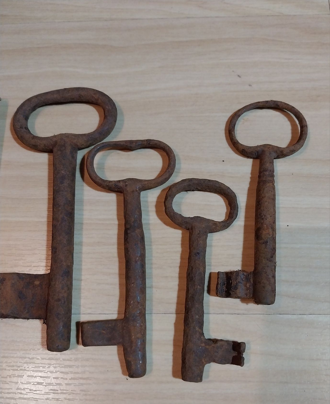 Lote de 4 chaves antigas em ferro