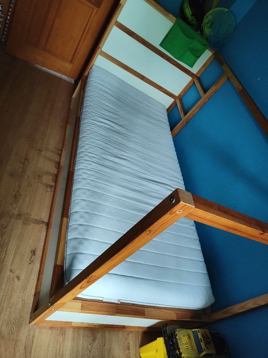 Łóżko Kura Ikea 2w1 Standard i piętrowe z materacem