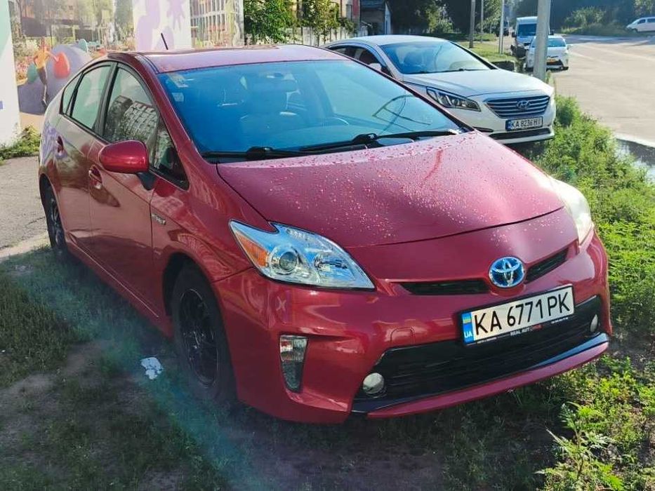 Оренда з викупом  Toyota Prius 2014р на вигідних умовах!