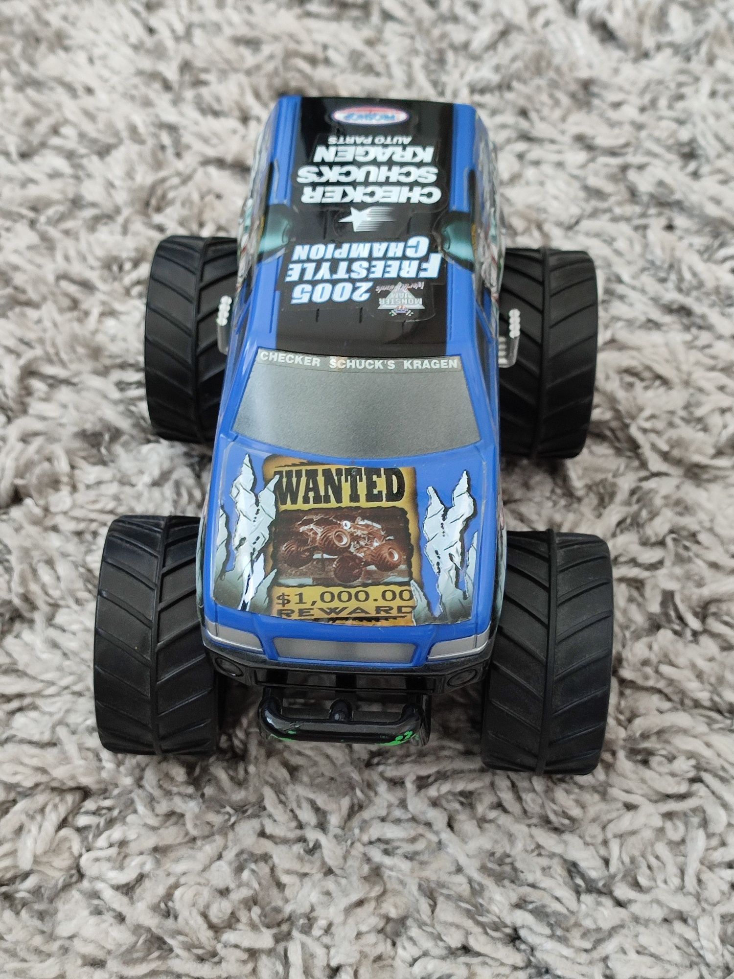 zabawka Hot Wheels Bounty Hunter samochód na pilota zdalnie sterowany