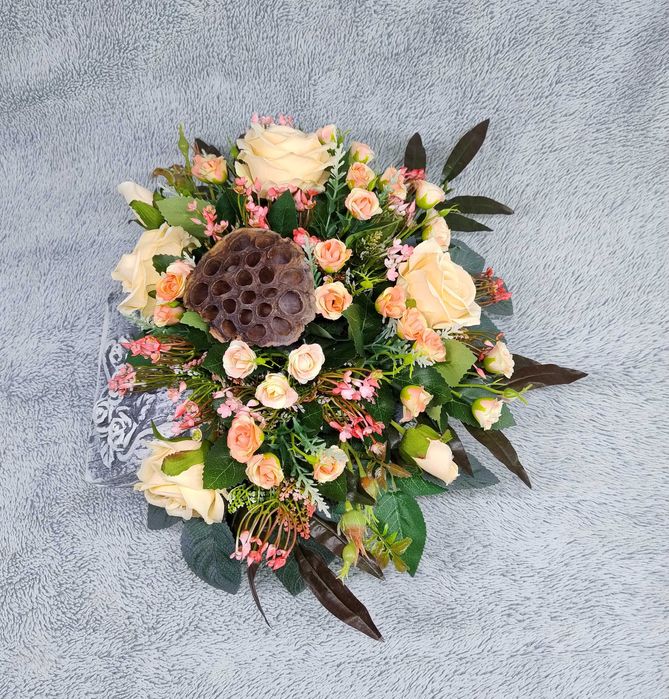 Stroik na grób cmentarz książka róże nr 8