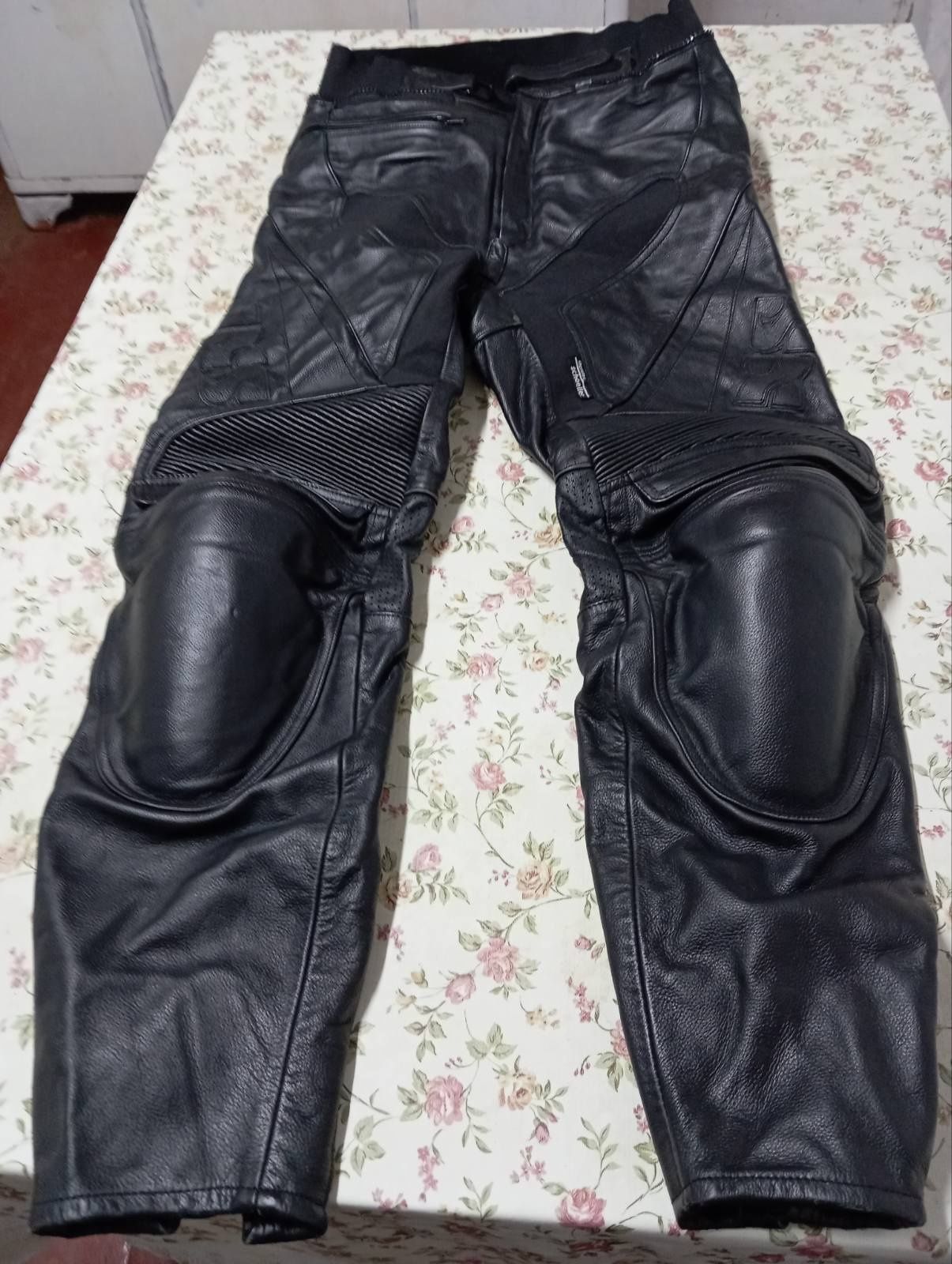 Продам Кожаные штаны из Германии