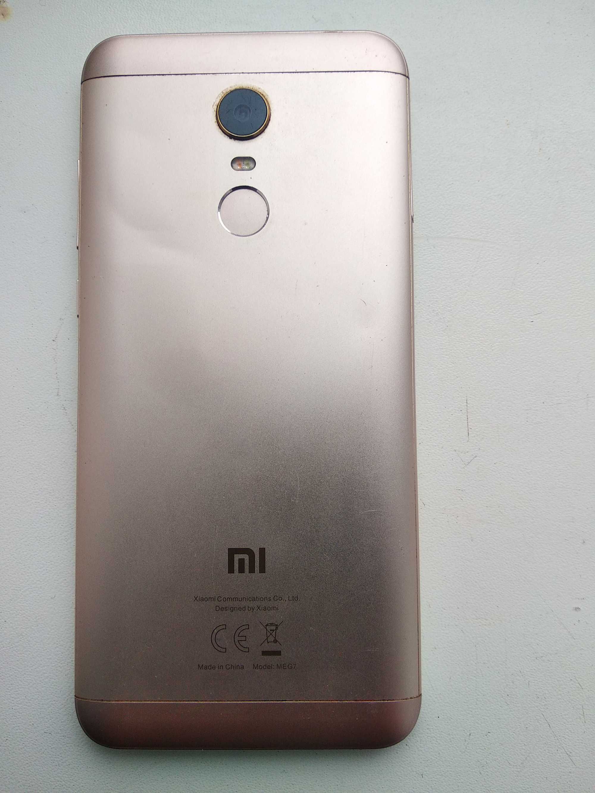 Смартфони Xiaomi Redmi 5 Plus,5,99 ,3/32,Android 8, золотистий