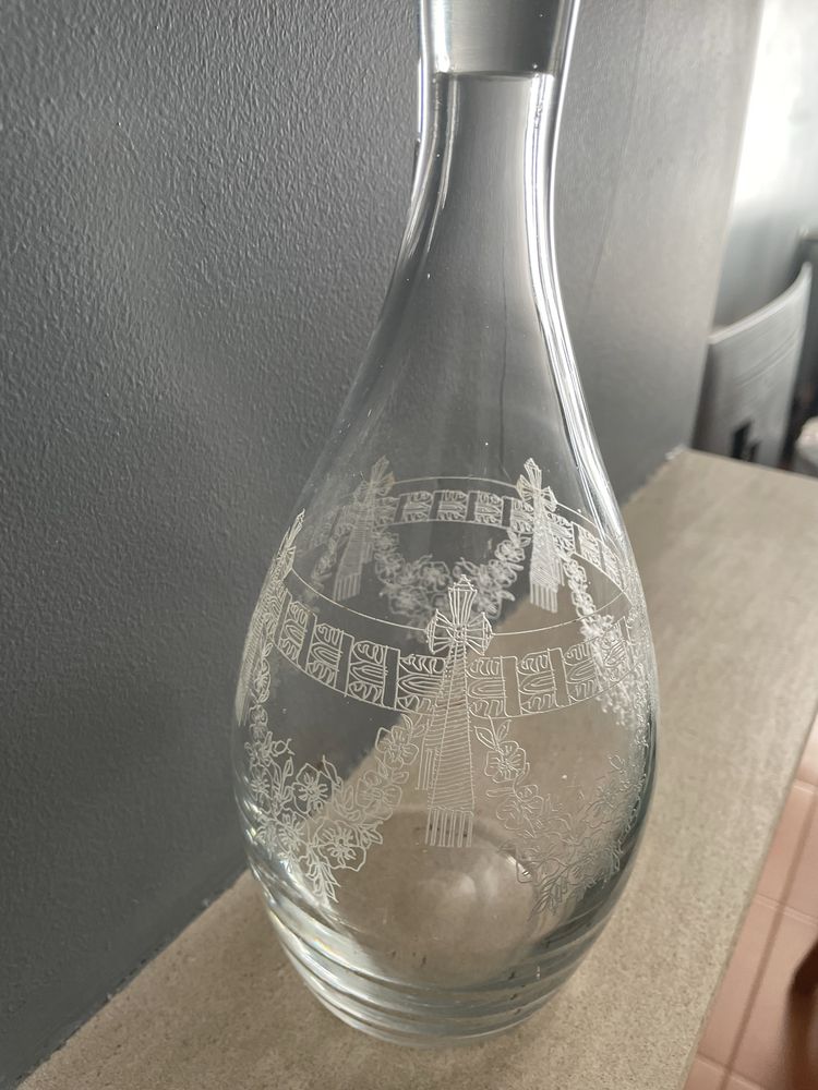 Garrafa de cristal lapidada à mão