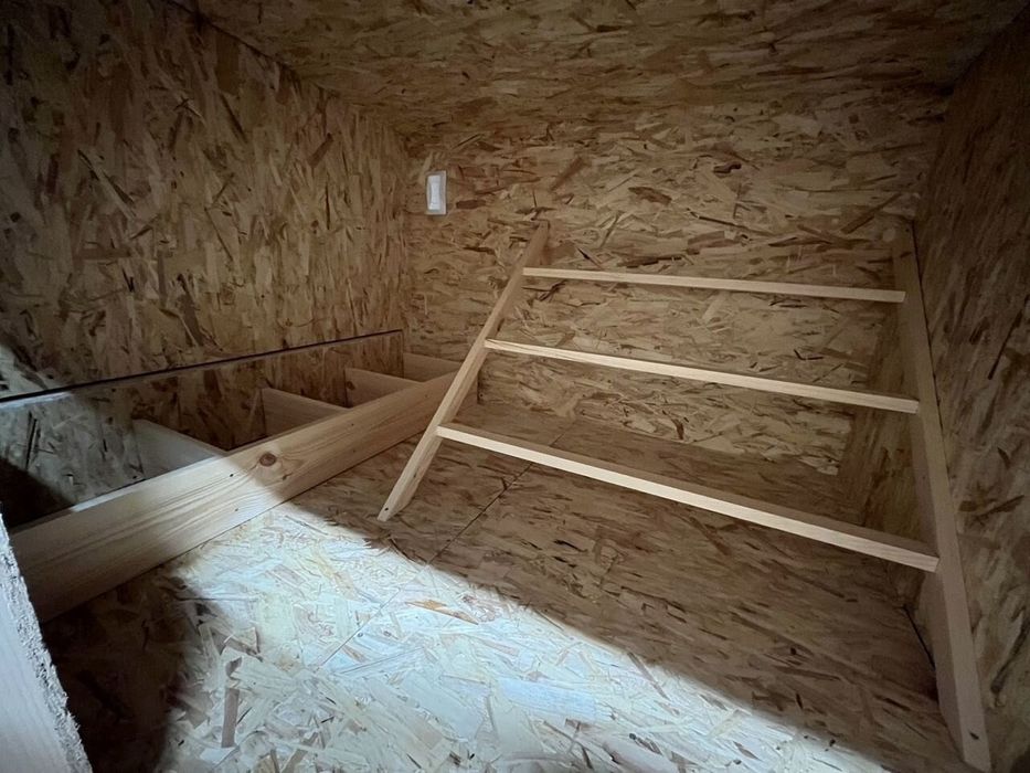 Курятник на 10-15 курочек,зимний освещение,обогрев.