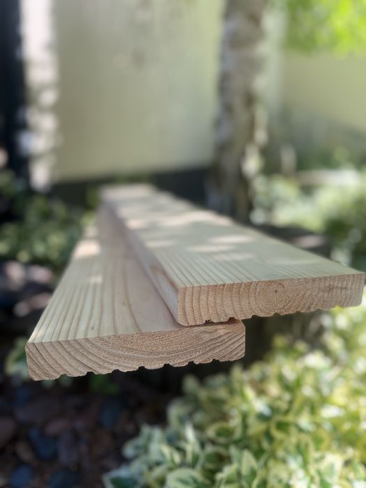 Deska tarasowa gładka 145x28 mm modrzew surowa długość 2-5 m