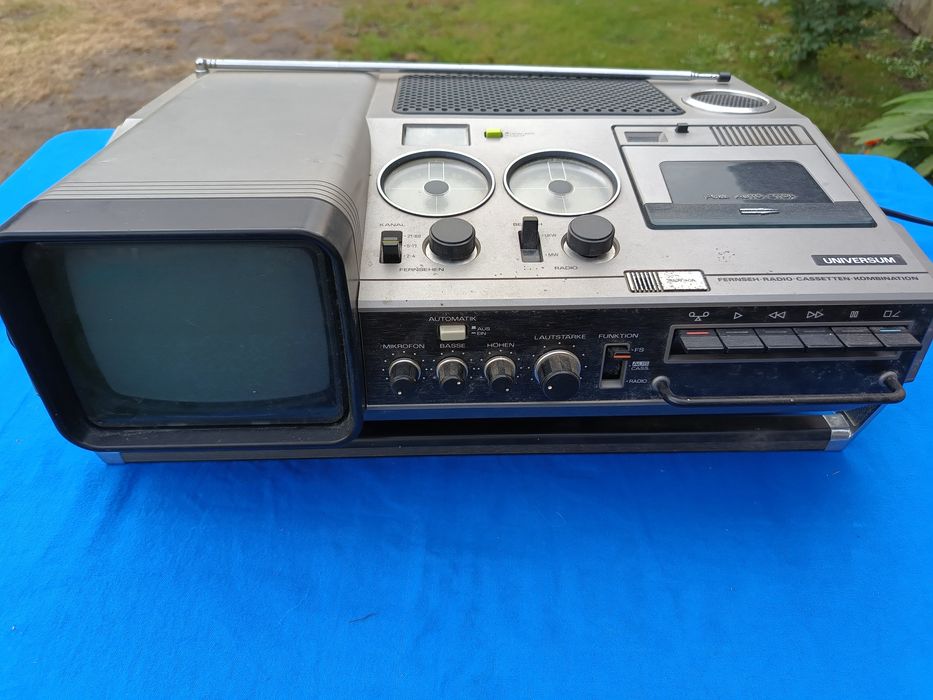 Kombajn telewizor , radio magnetofon Universum