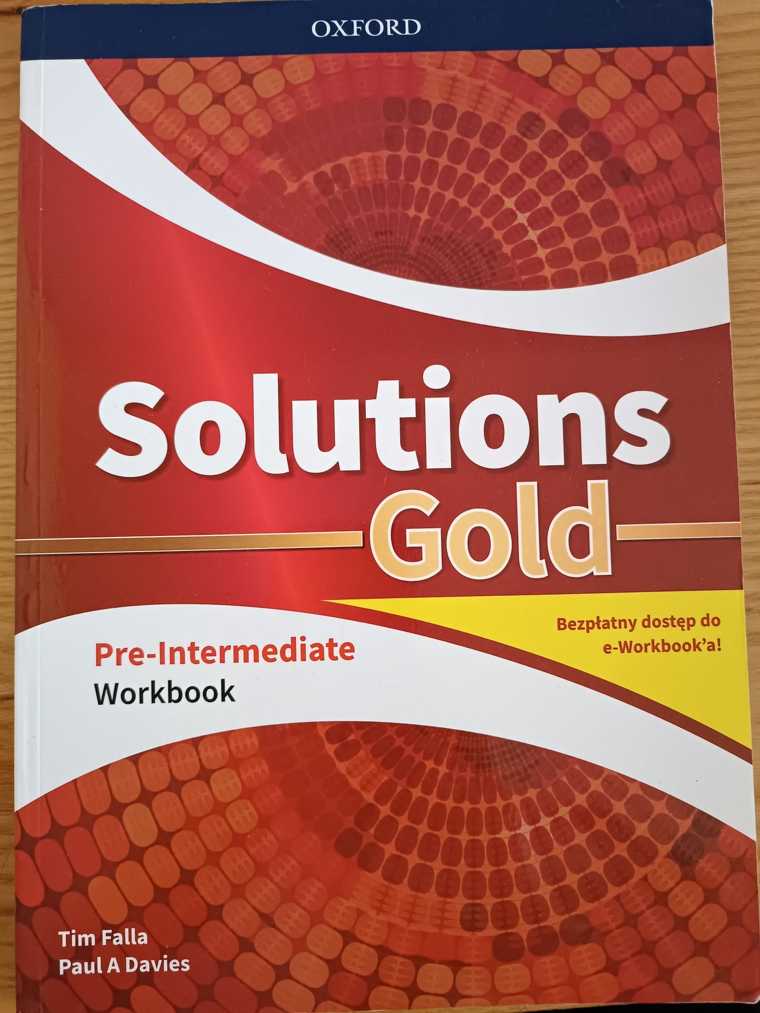 Zestaw Student's book+workbook Solutions Gold Pre-intermediate