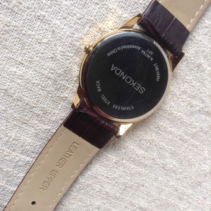 часы наручные в отличном состоянии.