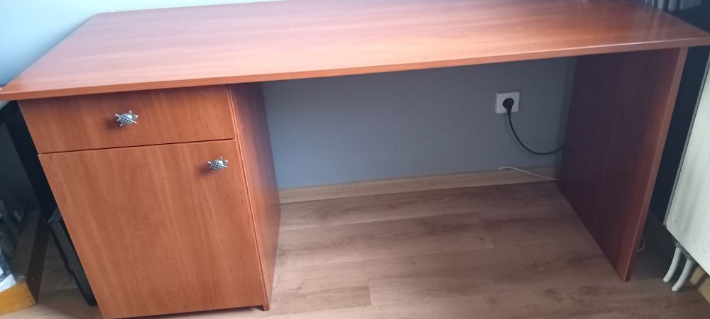 Biurko 150 x 60 x 74 cm