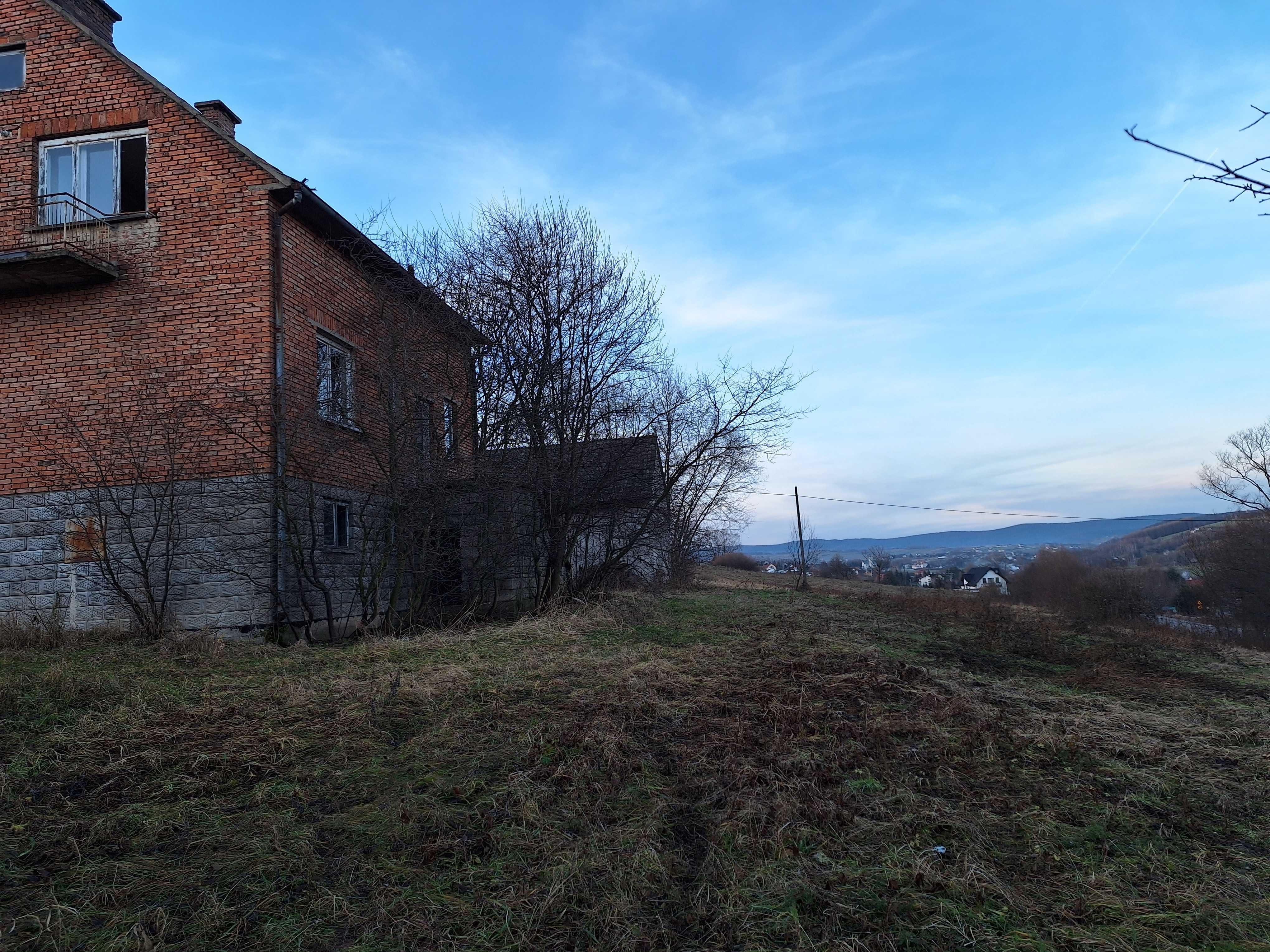 Dom z budynkiem gospodarczym działka o powierzchni 15 000 m2