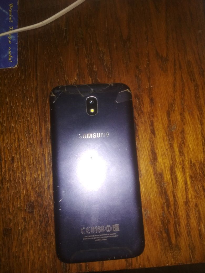 Samsung j7 2017 год.