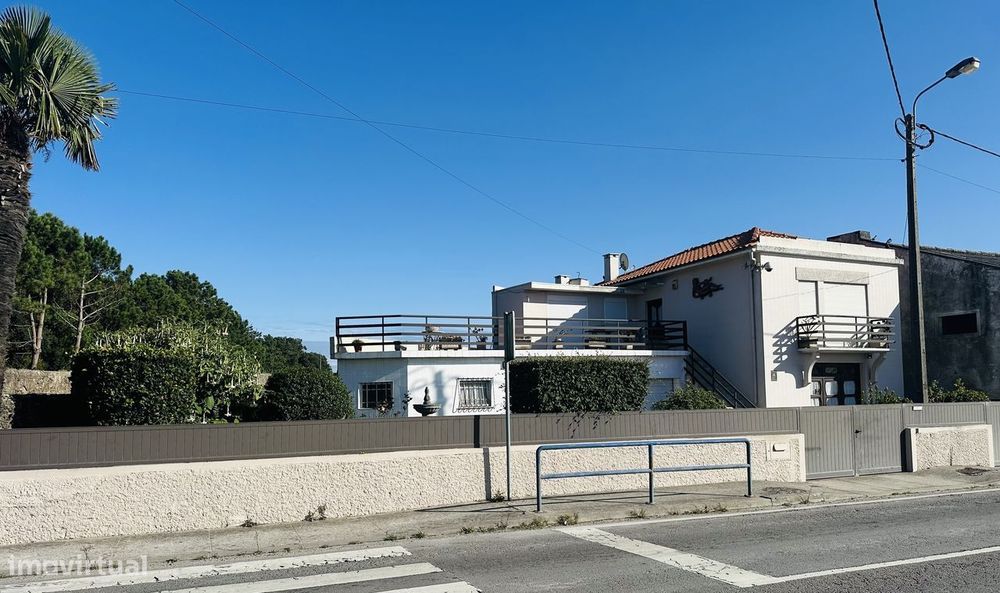 Excelente Moradia entrada Póvoa Varzim - Jardim 160m2 e terraço 35 m2