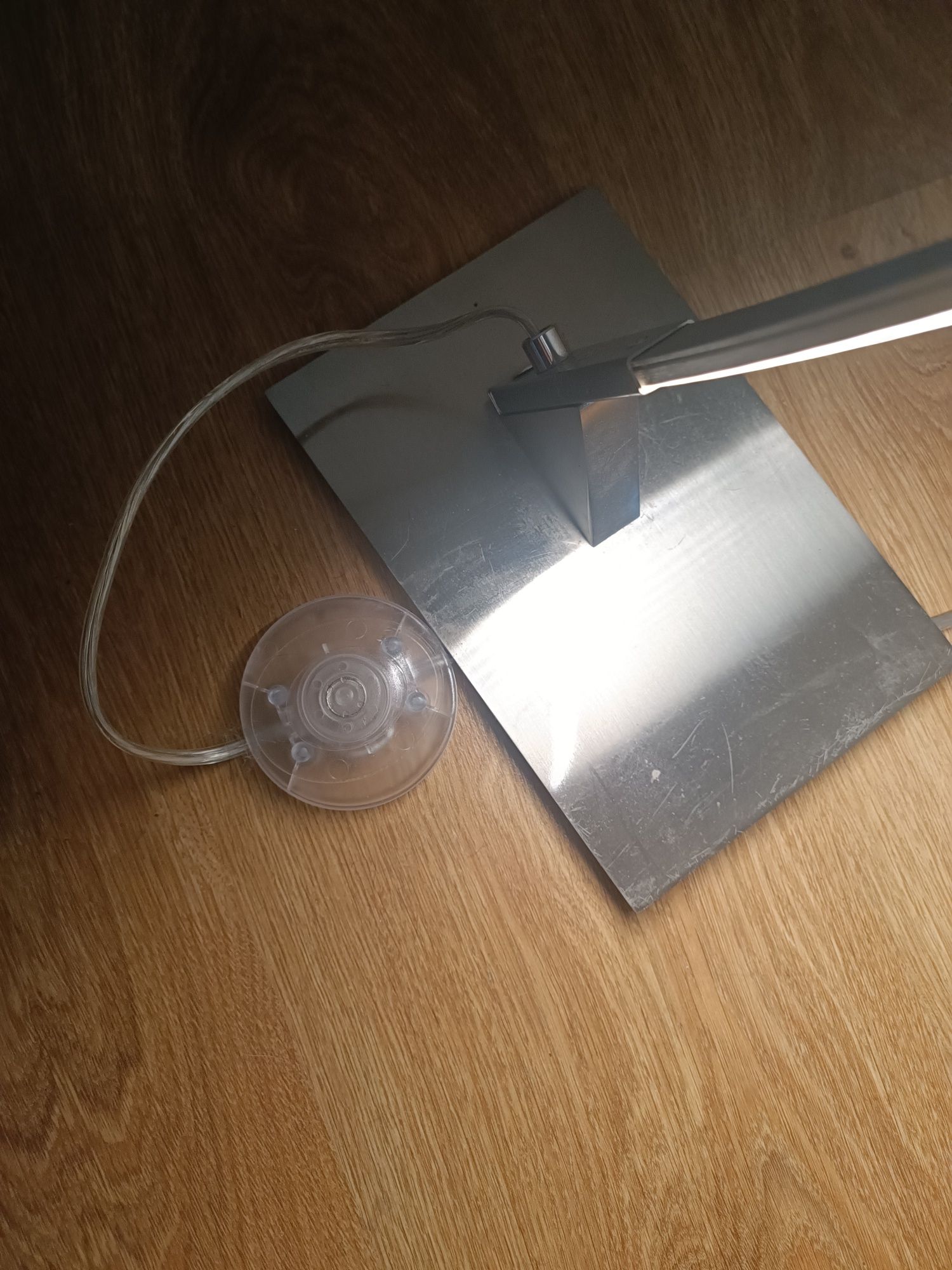 Ledowa  lampa podłogowa