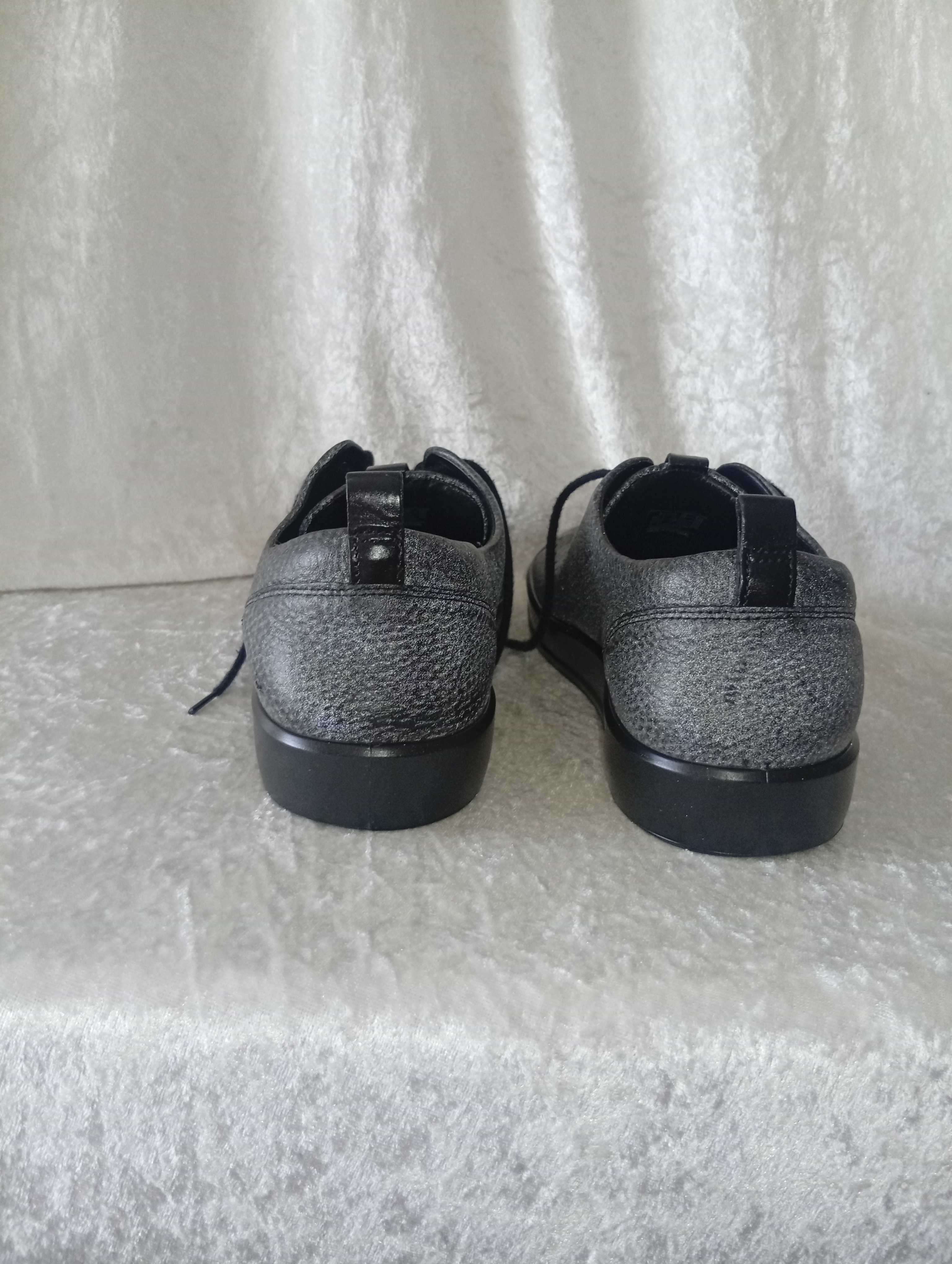 Oryginalne buty wiązane ECCO SOFT