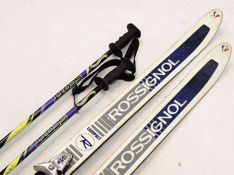 Skis "Olympia S Rossignol" e Botas "Nordica"