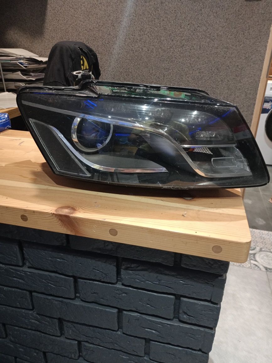 Lampa prawa audi Q5 przednia