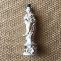 Figura em porcelana da Deusa Chinesa com a mãozinha removível