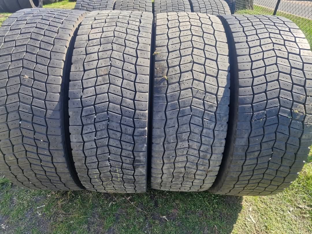 315/70R22.5 Bridgestone Dunlop Continental Goodyear Pirelli Michelin