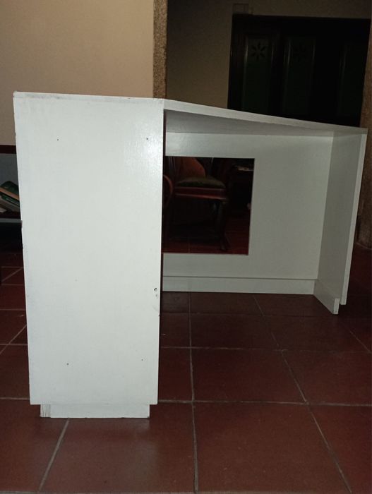 Secretária de canto