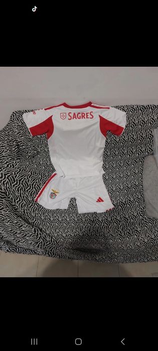 Camisola benfica crianca tamanho 3 4  anos e 5 6 anos