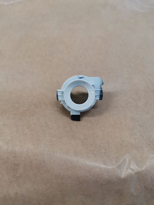 Kosz mocowanie pdc przód lewy peugeot 3008 ll