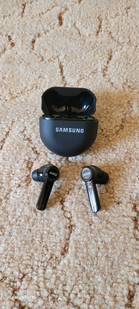 Беспроводные наушники Samsung Buds Max AKG