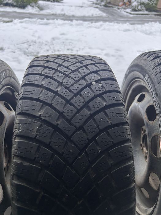 Sprzedam felgi stalowe z oponami zimowymi 15/195/50