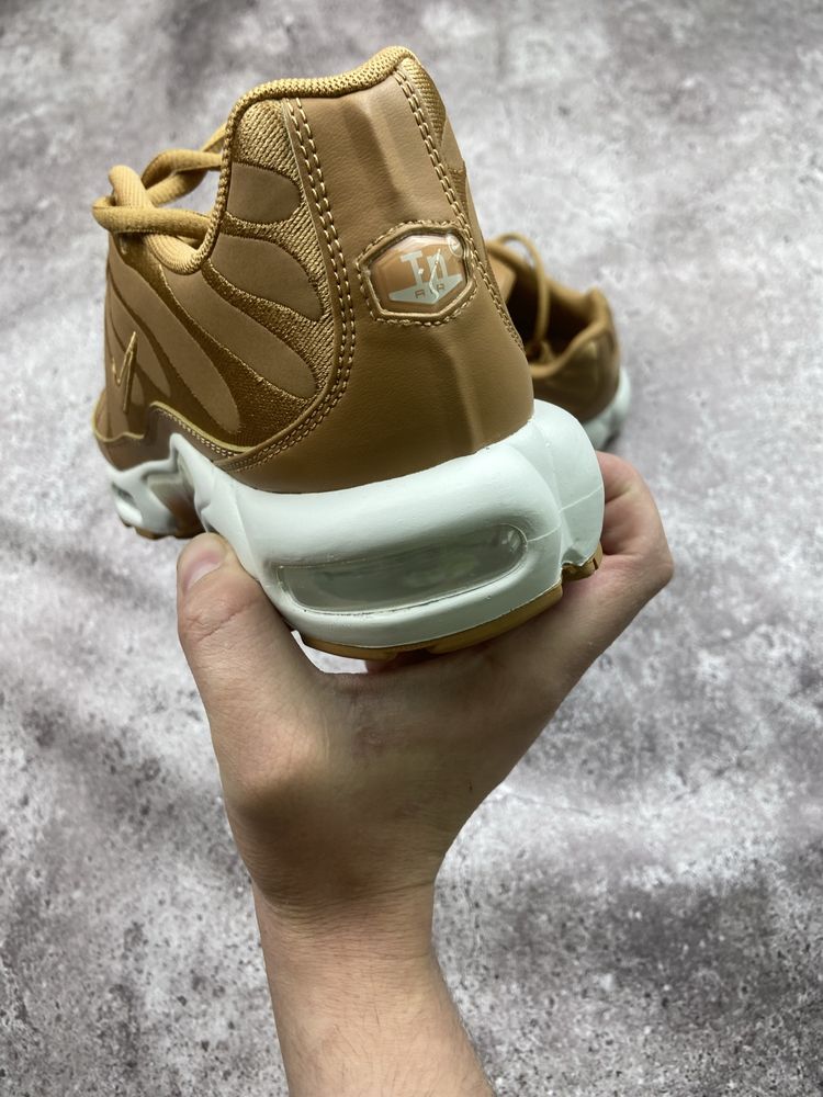 Кросівки Nike Air Max Plus “Flax/Sail” | FZ8815-200