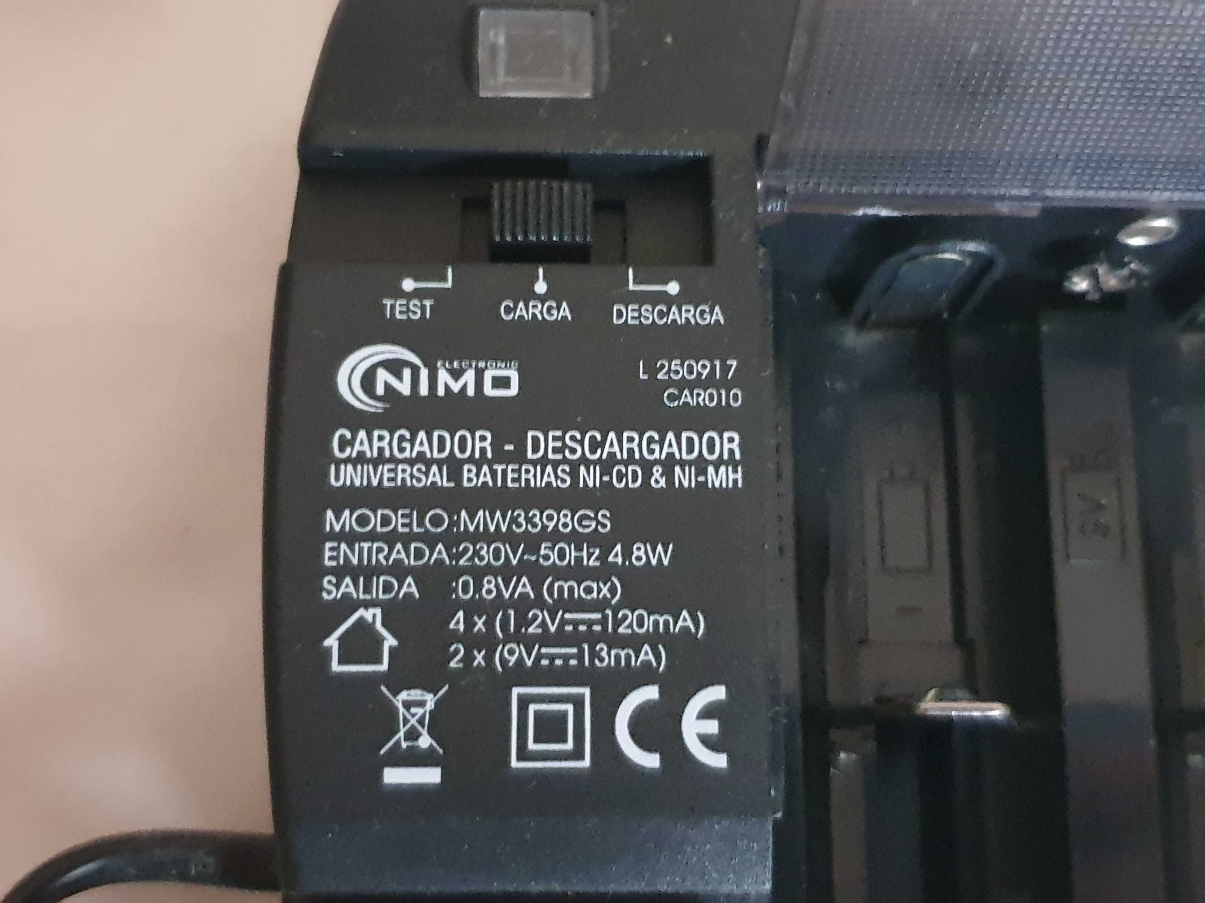 Carregador e Descarregador de Pilhas e Baterias Universal NIMO CAR010