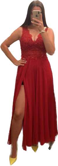 Sukienka balowa w kolorze czerwonym