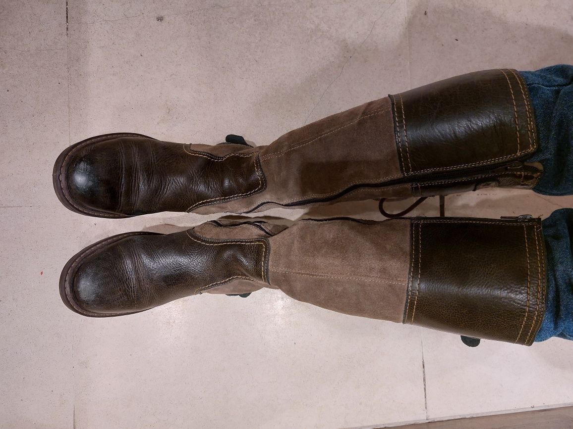 Botas de cano alto de camurça