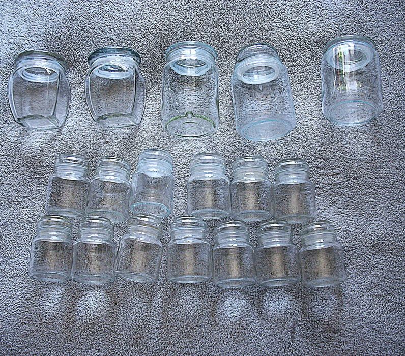 Szklane słoiki z przykrywkami, pojemniki
