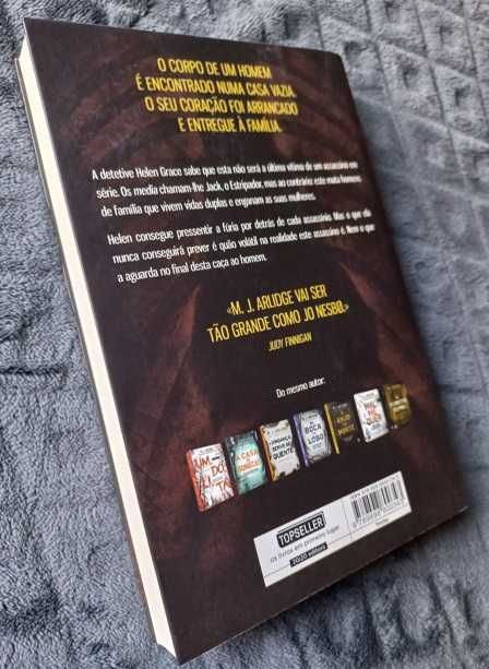 À Morte Ninguém Escapa - M. J. Arlidge