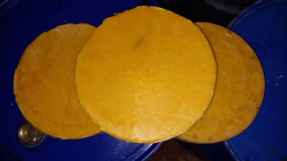 Naturalny wosk pszczeli z własnej pasieki